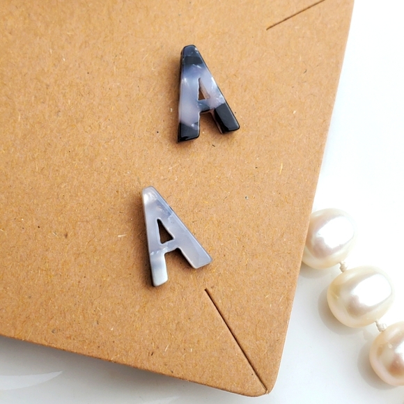 💫5/$25 Letter A Marble Earrings - Picture 1 of 3